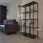Towarowa Flowers Apartment, Free Parking, Air-conditioning, Self Check-in 24h *