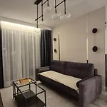 Apartment Towarowa Flowers Apartment, Free Parking, Air-conditioning, Self Check-in 24h Poznan