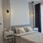 Towarowa Flowers Apartment, Free Parking, Air-conditioning, Self Check-in 24h Apartment *