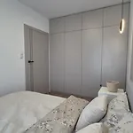 Towarowa Flowers Apartment, Free Parking, Air-conditioning, Self Check-in 24h Apartment Poznan