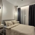 Apartment Towarowa Flowers Apartment, Free Parking, Air-conditioning, Self Check-in 24h *