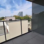 Towarowa Flowers Apartment, Free Parking, Air-conditioning, Self Check-in 24h Apartment
