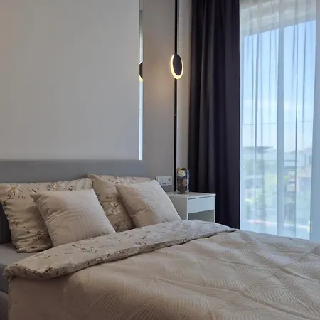 Apartment Towarowa Flowers Apartment, Free Parking, Air-conditioning, Self Check-in 24h *