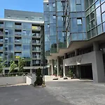 Towarowa Flowers Apartment, Free Parking, Air-conditioning, Self Check-in 24h Appartement *