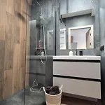 Towarowa Flowers Apartment, Free Parking, Air-conditioning, Self Check-in 24h Appartement