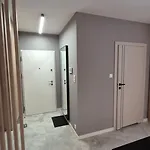 Towarowa Flowers Apartment, Free Parking, Air-conditioning, Self Check-in 24h Poznań