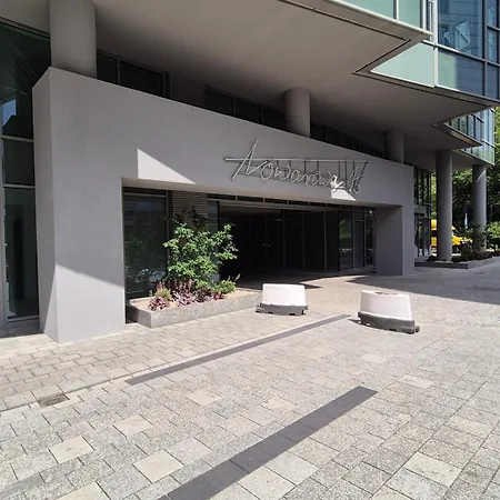 Towarowa Flowers Apartment, Free Parking, Air-conditioning, Self Check-in 24h * Poznan