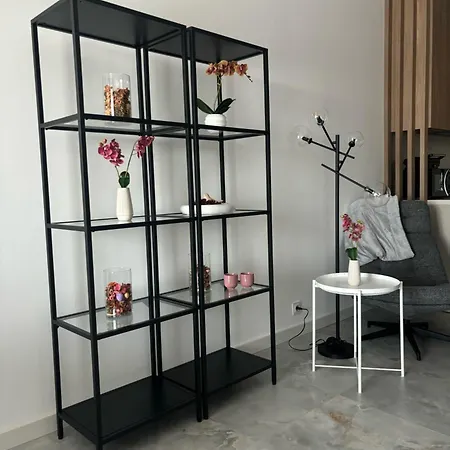 Towarowa Flowers Apartment, Free Parking, Air-conditioning, Self Check-in 24h *