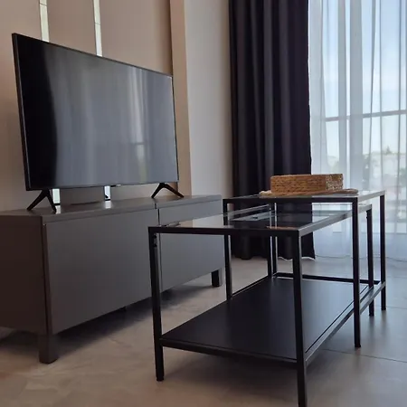아파트 Towarowa Flowers Apartment, Free Parking, Air-conditioning, Self Check-in 24h *