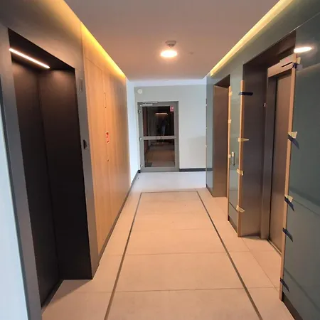 Towarowa Flowers Apartment, Free Parking, Air-conditioning, Self Check-in 24h 아파트 *