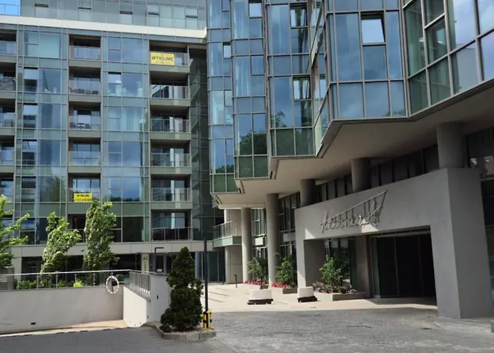 Towarowa Flowers Apartment, Free Parking, Air-conditioning, Self Check-in 24h Apartment *