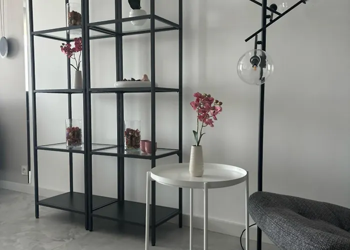 Towarowa Flowers Apartment, Free Parking, Air-conditioning, Self Check-in 24h Poznan