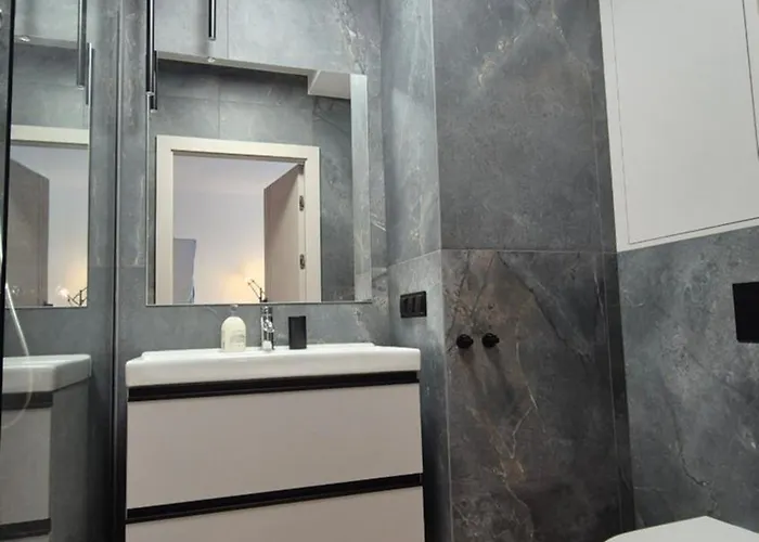 Towarowa Flowers Apartment, Free Parking, Air-conditioning, Self Check-in 24h * Poznań