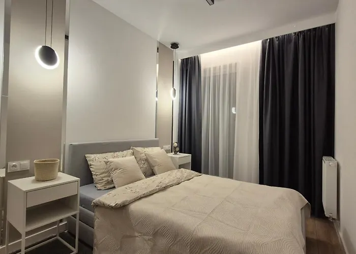 Apartament Towarowa Flowers Apartment, Free Parking, Air-conditioning, Self Check-in 24h *