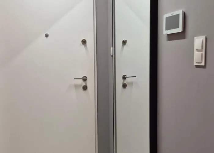 Apartment Towarowa Flowers Apartment, Free Parking, Air-conditioning, Self Check-in 24h *